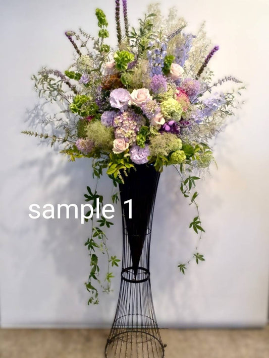 【D-007】台座スタンド（季節のお花でお任せ）（福岡市内配送限定！）