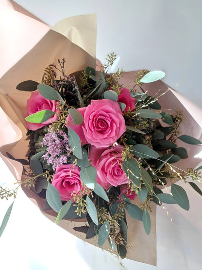 【販売停止】B-0701【そのままドライフラワー】バラとユーカリの花束