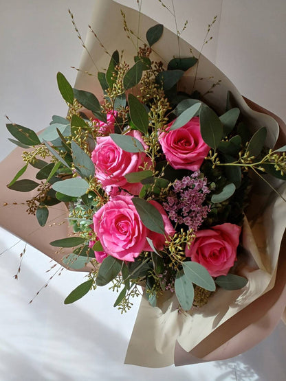 【販売停止】B-0701【そのままドライフラワー】バラとユーカリの花束