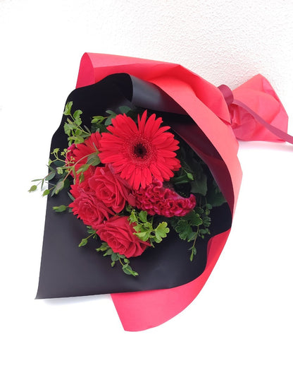 B-0555【還暦祝いにもおすすめ】赤系のお祝い花束