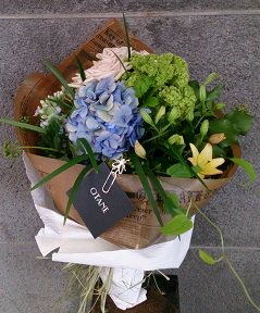 【販売停止】花束（季節の花おまかせ）【B-002】